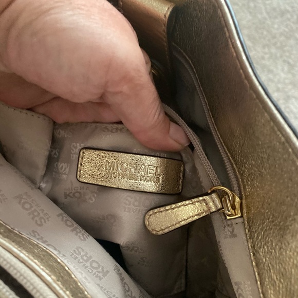 Michael Kors tote - Picture 5 of 8